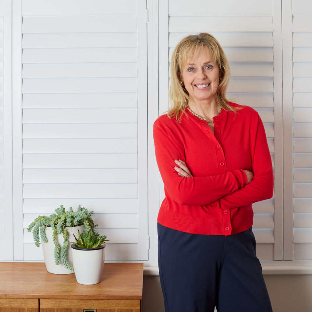 Dr Julie Hannan